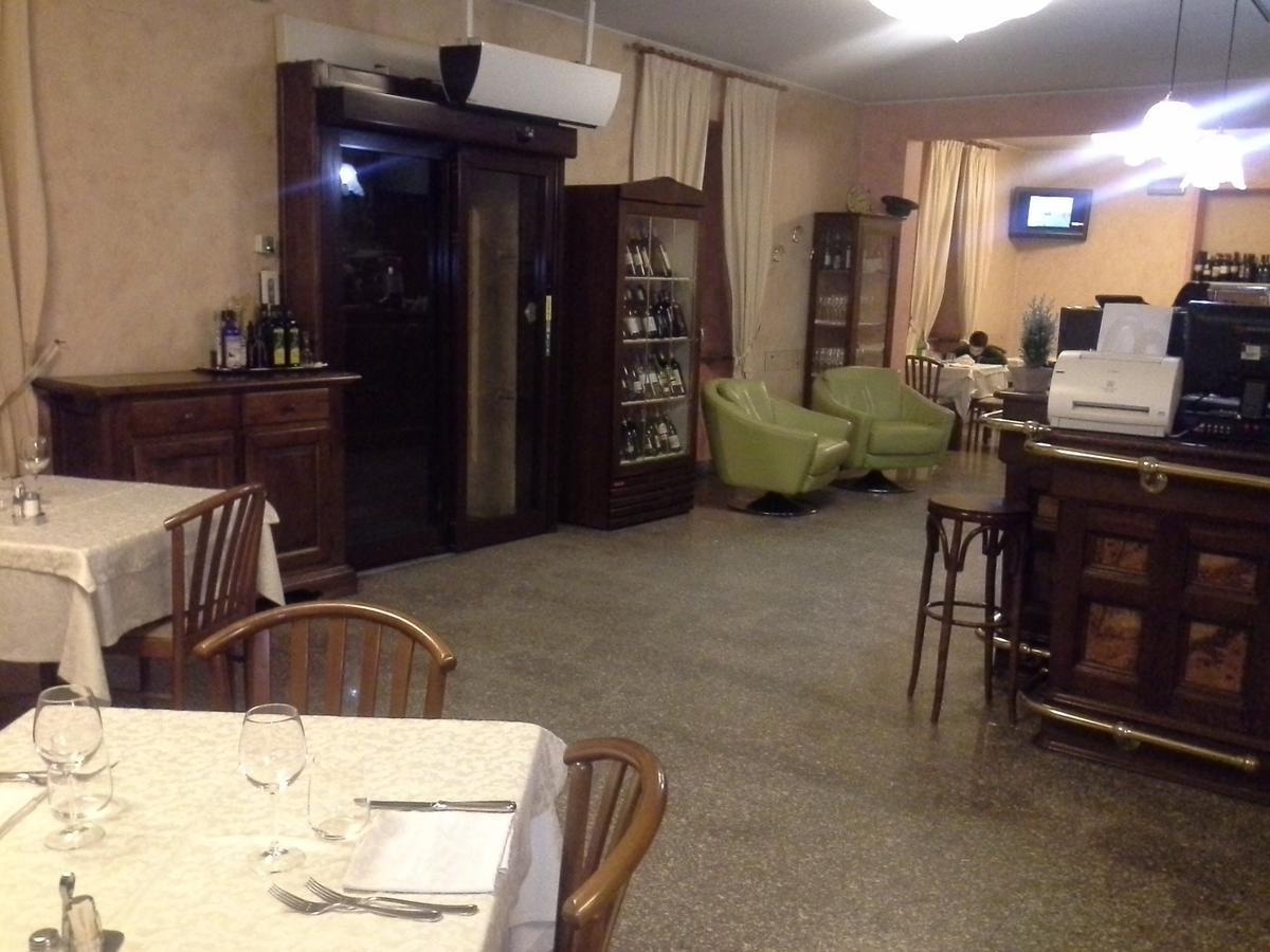 Hotel Ticino Ristorante Chierico Carbonara al Ticino Exterior foto